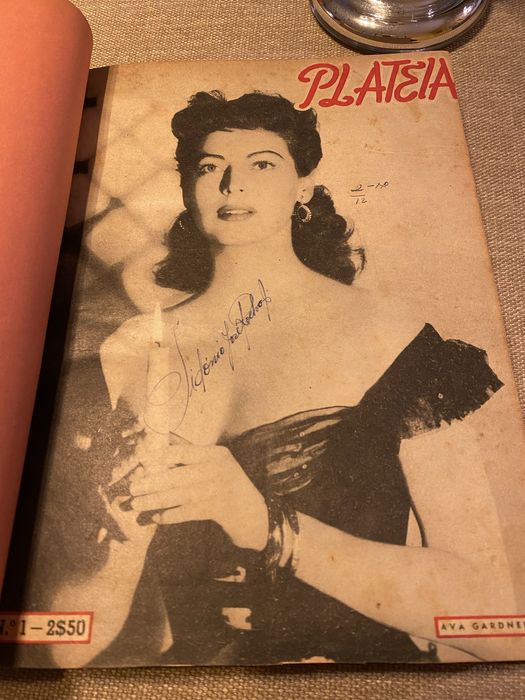 Revista Plateia. Primeiro ano completo encadernado.