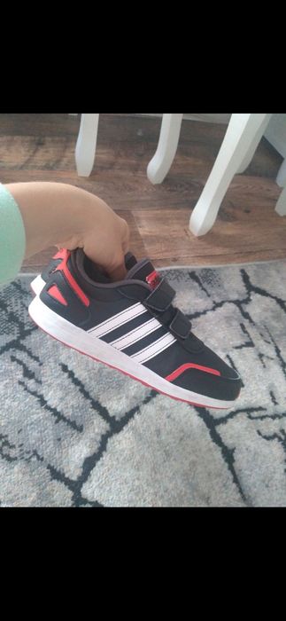 Czarne chłopięce buty marki adidas na rzepy 35