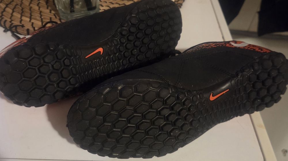 Buty pilkarskie Nike halowki r.36