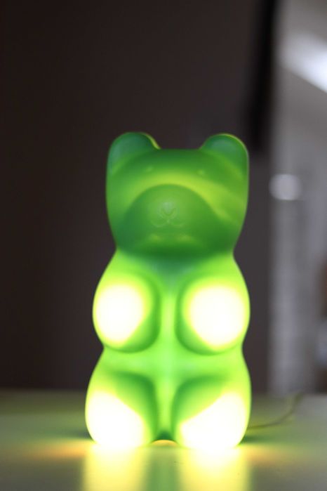 Zielona lampka miś haribo z pudełkiem