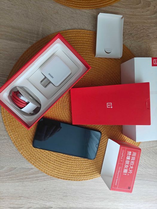 Топовий Oneplus 7 12/256Гб - стан нового, повний комплект