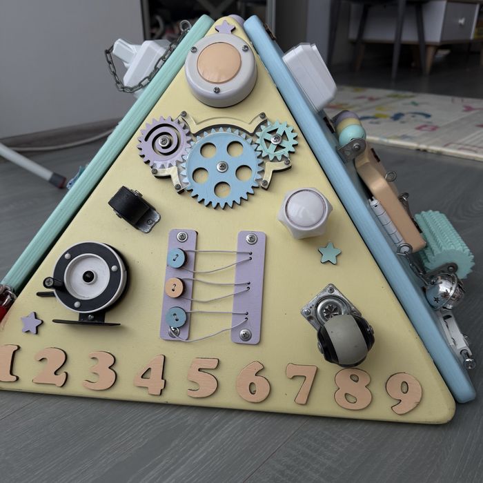 Піраміда, бізіборд, розвиваюча піраміда