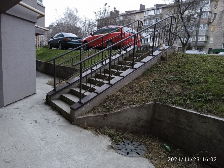 Продаж цокольного приміщення