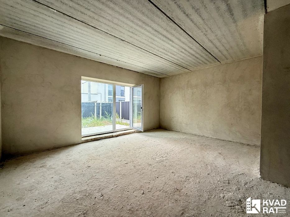 Зданий таунхаус 125 м у Крихівцях готовий до ремонту