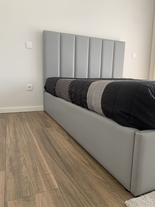 Cama de casal com sommier