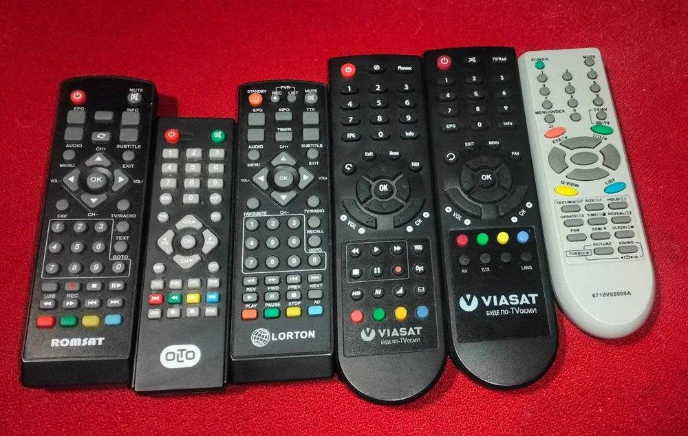 Пульти робочі до тюнерів та супутників