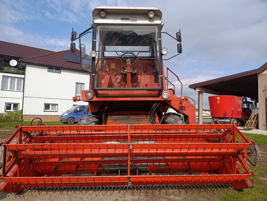 Kombajn bizon Z056