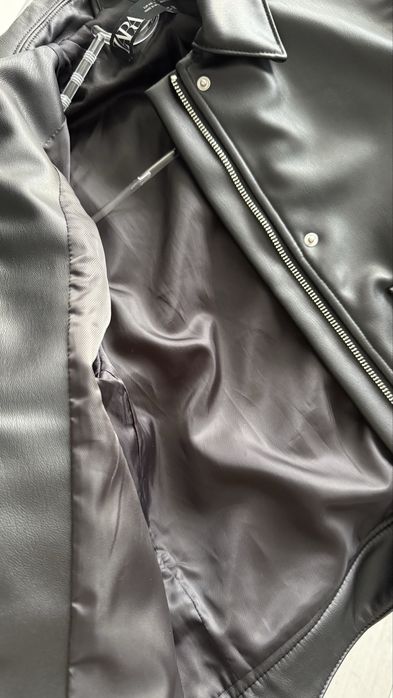 жіноча Zara косуха куртка жакет бомбер