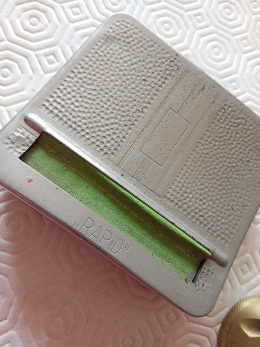 Grinder Magic Unicorn ou Caixa enrolar cigarros RAPID antiga