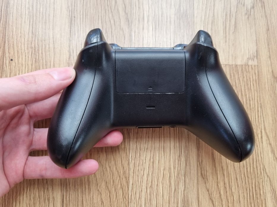 Pad Xbox One S/X - czarny
