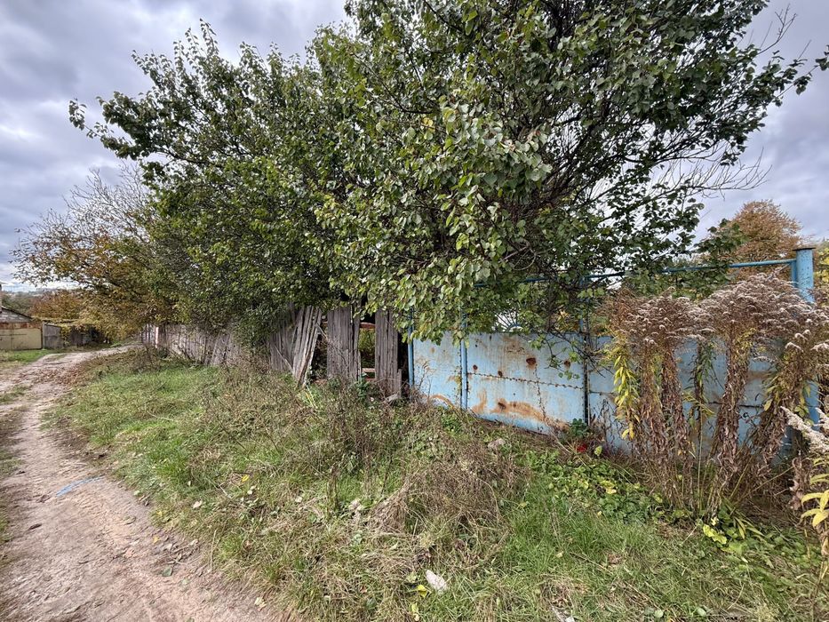 Продаж земельної ділянки правильної форми під приватний будинок