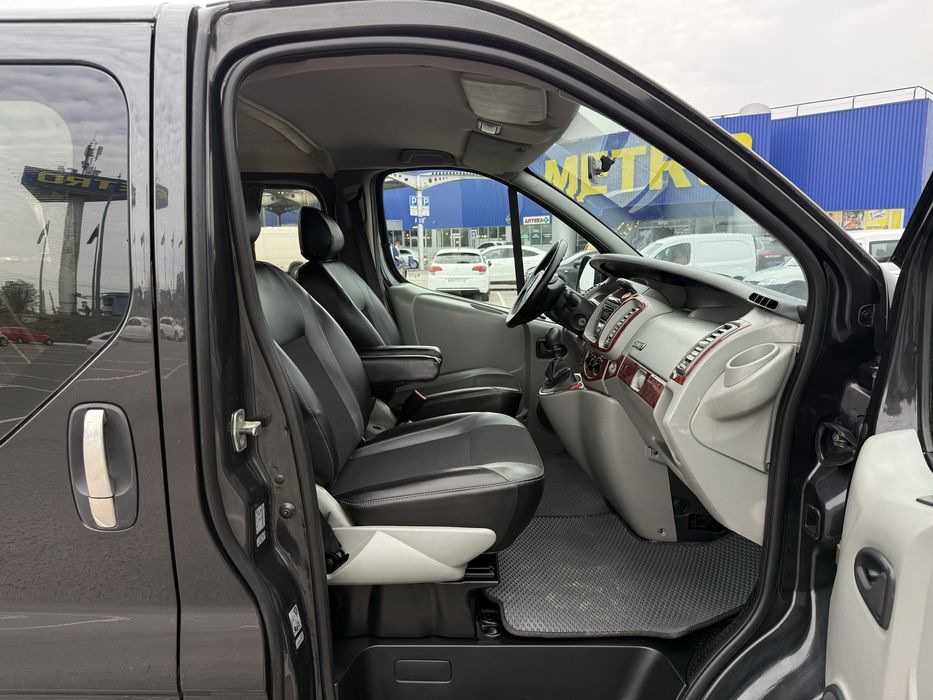 Бус Opel Vivaro 2009 Пасажир, Довга база (2.0 dCi) обмін, лізинг