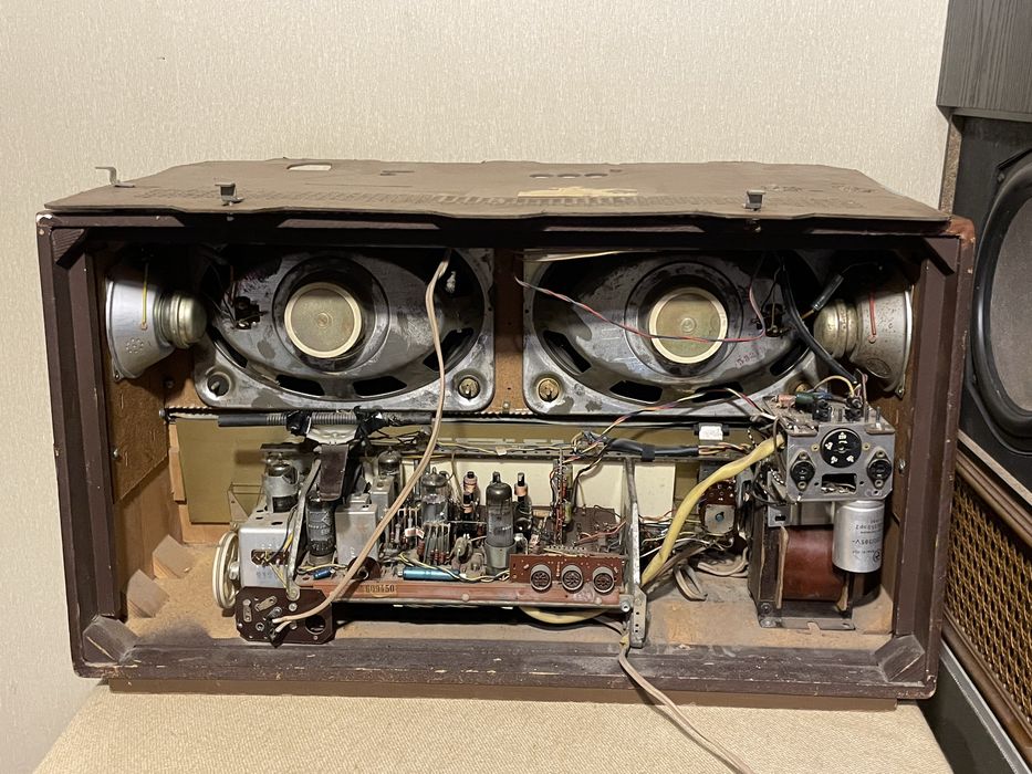 Ламповый радиоприемник TELEFUNKEN ALLEGRO 2464 STEREO