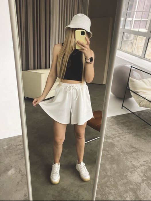 Шорты белые новые