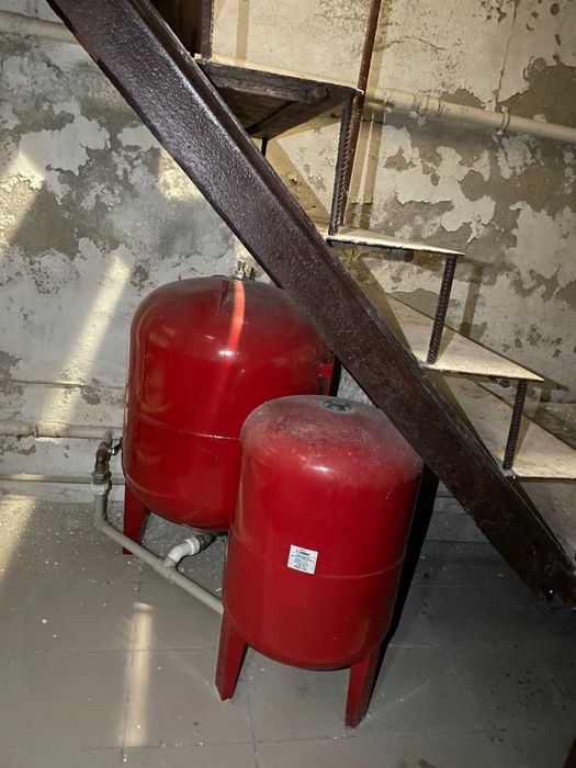 Продам нежитлову будівлю під магазин / комерцію в смт Калинопіль