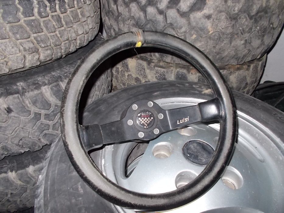 barra LED', volante desportivo, chapeleira, cubbybox consola central