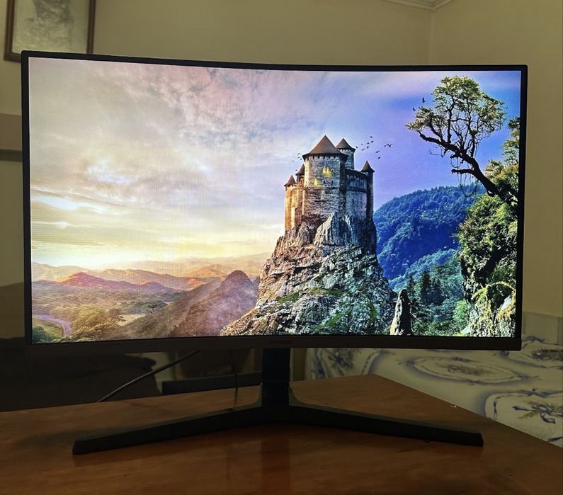 27 дюйми Samsung C27R500 Dark Silver