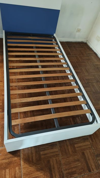 Cama solteiro bom estado