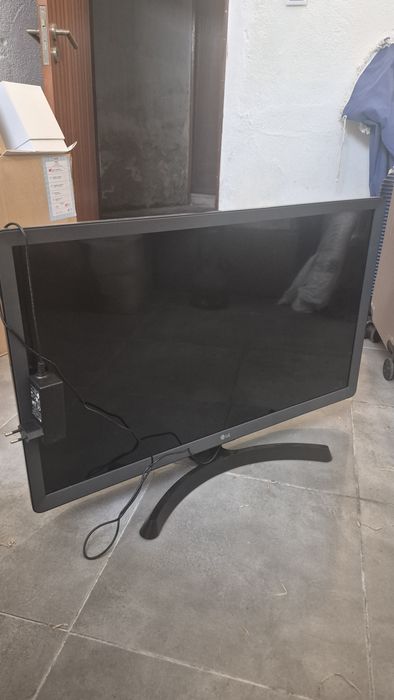 Monitor LG de 28 polegadas