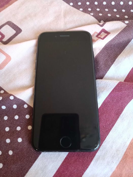 Продам Iphone 7 бу