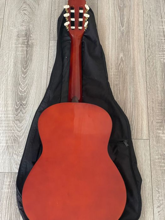 Guitarra de iniciante como nova