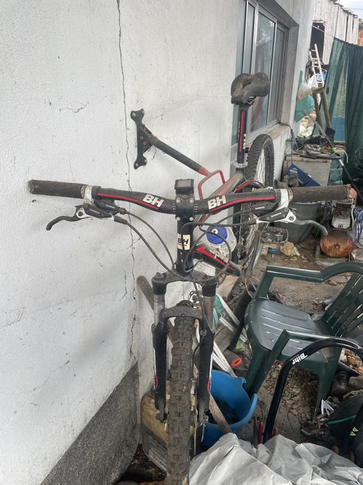Vende se Bicicleta  btt da marca BH