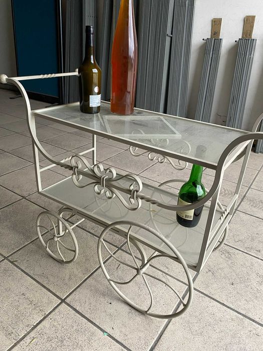 Carrinho de chá de ferro