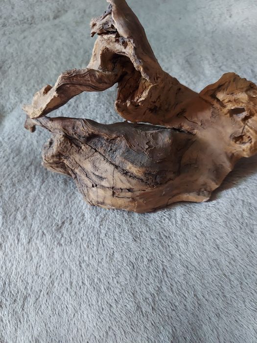 Все для аквариума, коряги ,грунт.