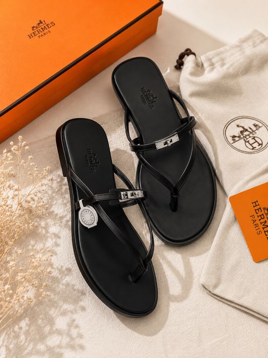 Жіночі шльопанці/вʼєтнамки  Hermès