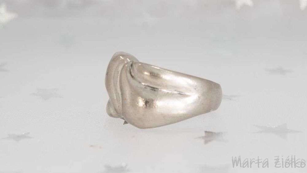 Srebrny pierścionek