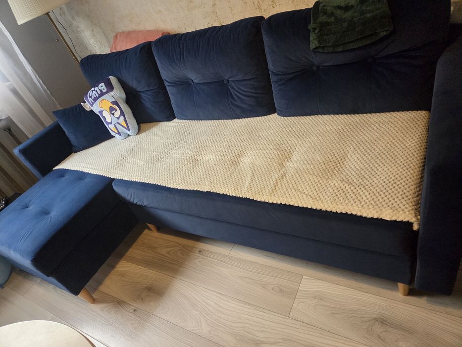 Narożnik rozkładany z pojemnikiem na pościel