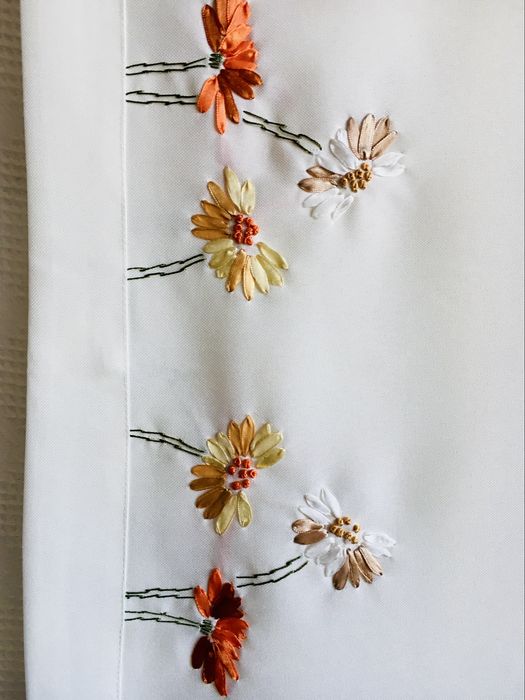 Haftowany obrus 130x180 cm marki home&you