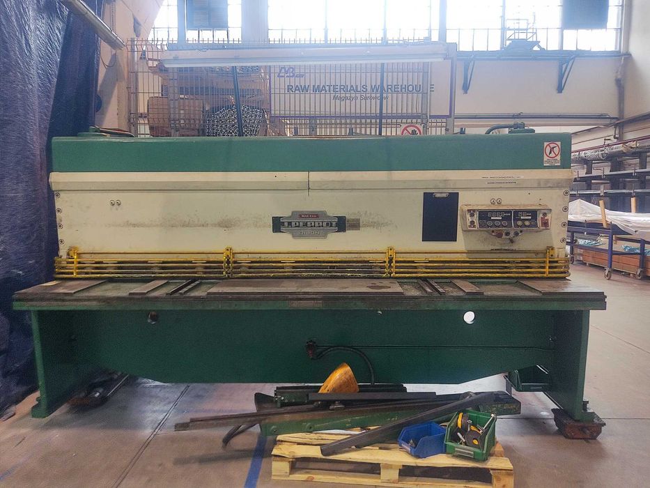 Gilotyna do cięcia blach