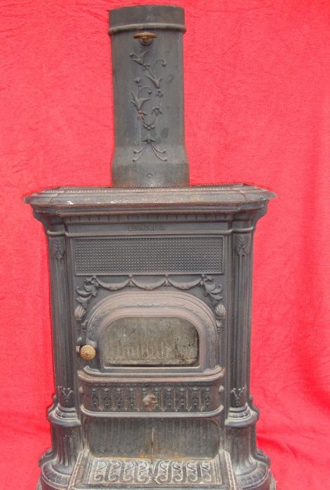 Chocalho antigo pintado à mão