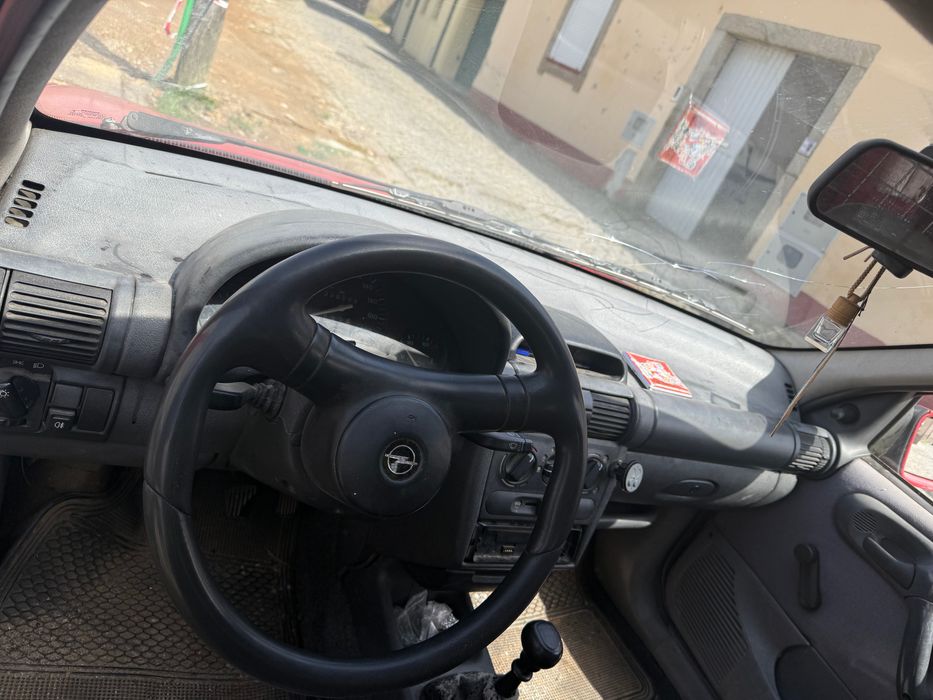 Opel combo motor izusu