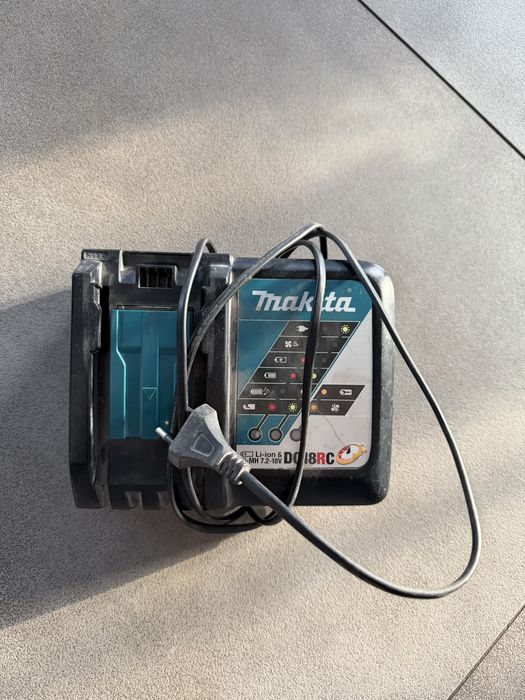 Ładowarka Dewalt Makita