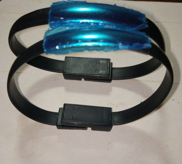 Браслет USB to MicroUSB, длина 20 сантиметров, цвет черный. Новый. В н