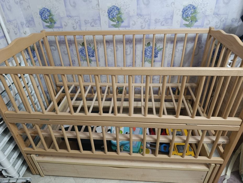 Ліжечко дитяче ( з маятником)