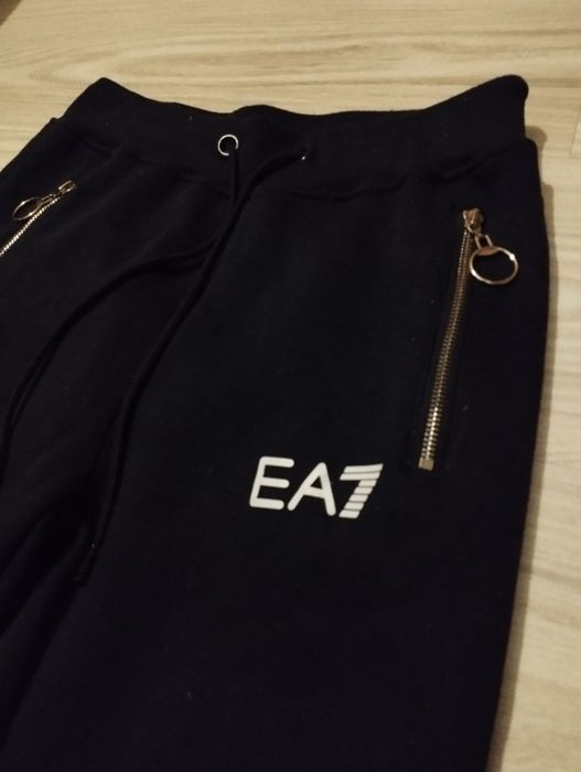 Spodnie dresowe EA7 przesyłka Gratis