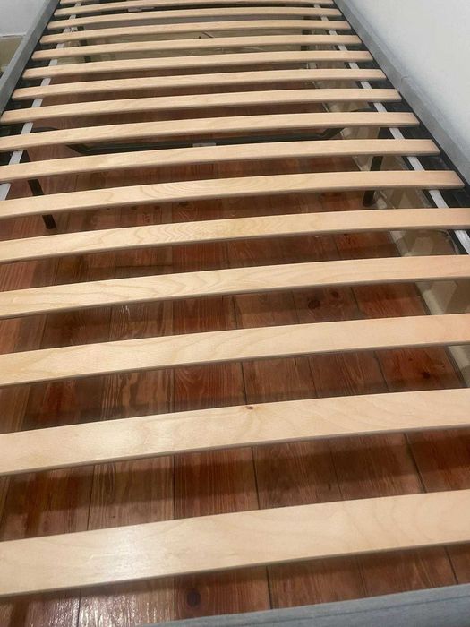 Cama de solteiro IKEA + Estrado de ripas