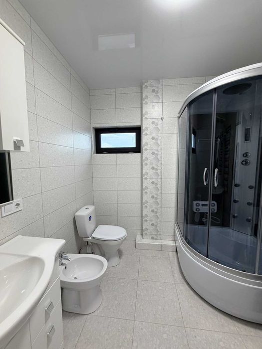 Оренда 1 кімнатна Манхетен!Видова на Озеро!