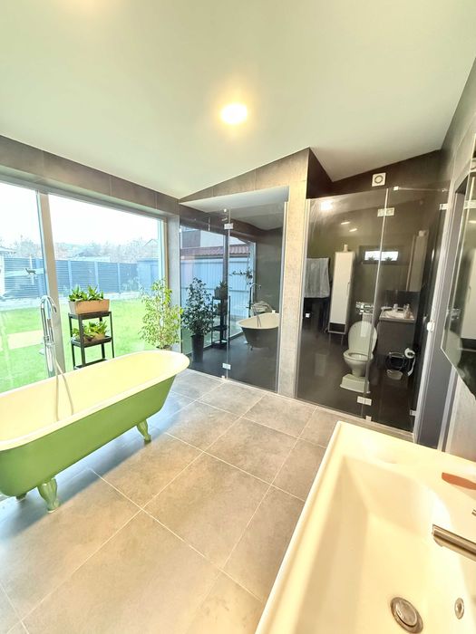 Дім с. Нові/Старі Петрівці