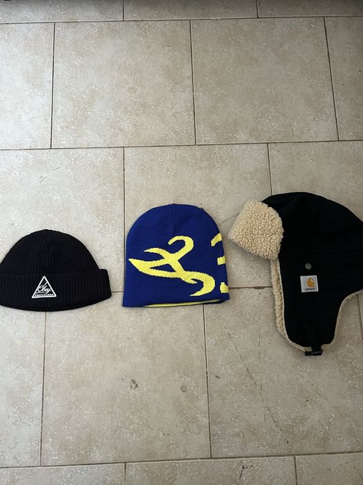 Набір з двох шапок, y2k, obey propaganda