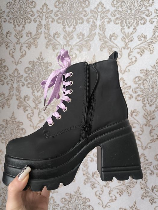 Жіночі чоботи осінні