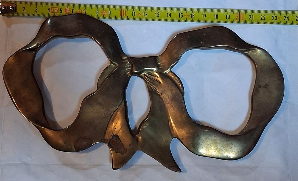 Base antiga em latão