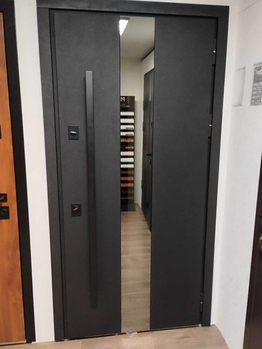 Двері металеві, пластикові; вікна, підвіконня, відливи