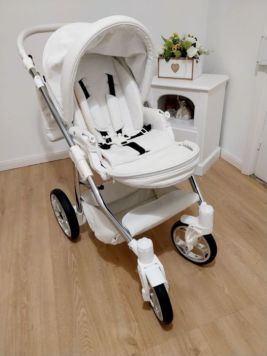 Carrinho de bebé  completo e Parquinho Chicco