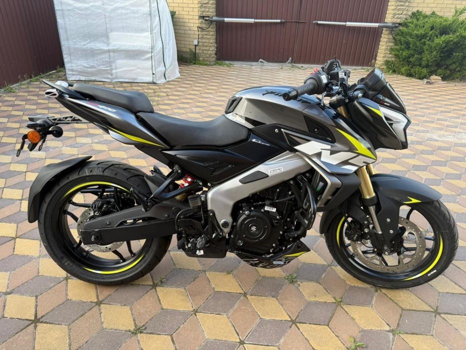 Bajaj Pulsar NS400