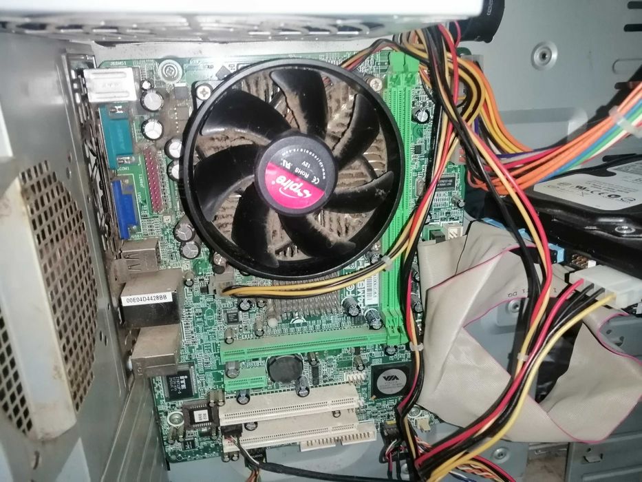 П К    Компьютера не рабочие 2 ШТ Мониторы