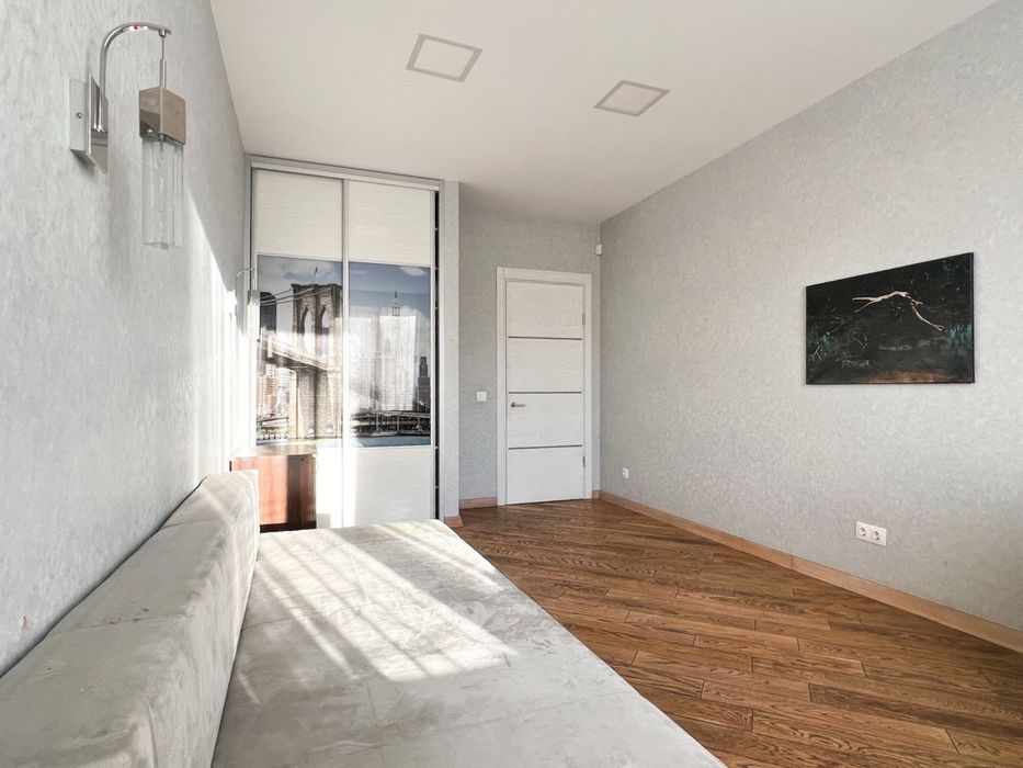 !БЕЗ КОМІСІЇ 3-кімнатна квартира з терасами у ближньому  центрі Львова